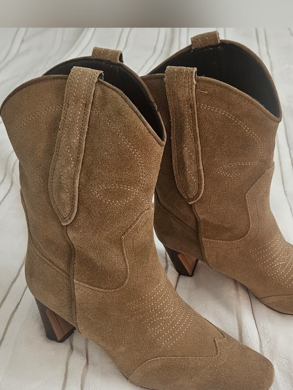 NEW Steve Madden Suede Western Ankle Boots